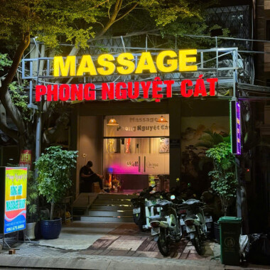 Club EDM cực cháy sau 23h